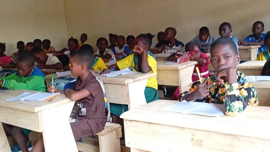 CENTRAFRIQUE: Finition et équipement des 4 premières salles du collège Le Progrès
